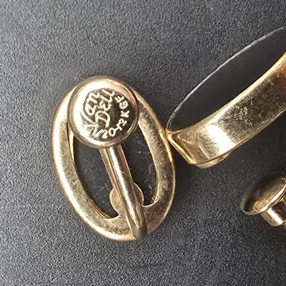 Van Dell 12K Gold Filled Screw Back Earrings Black Oval - Picture 5 of 10